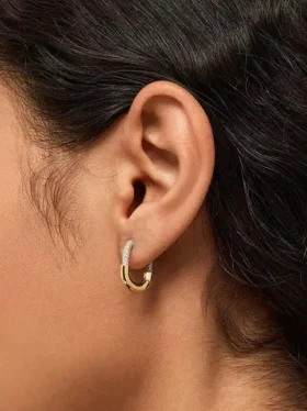 Aros de oro con micropavé «Brynley Mini» de Ana Luisa