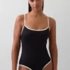 Bañador con cuello redondo