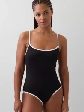 Bañador con cuello redondo