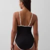 Bañador con cuello redondo