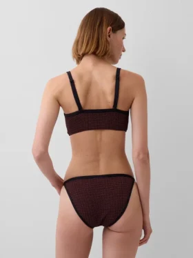 Bajo de bikini