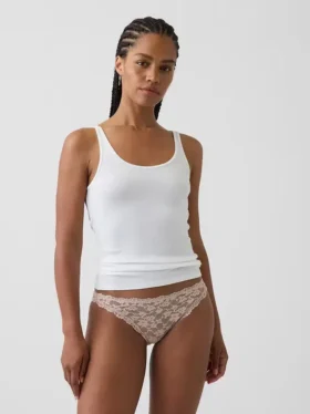 Bikini tipo «cheeky» de encaje