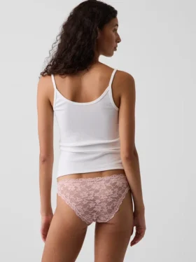 Bikini tipo «cheeky» de encaje