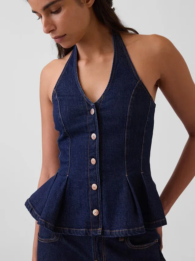 Blusa ajustada de mezclilla con cuello halter y peplum