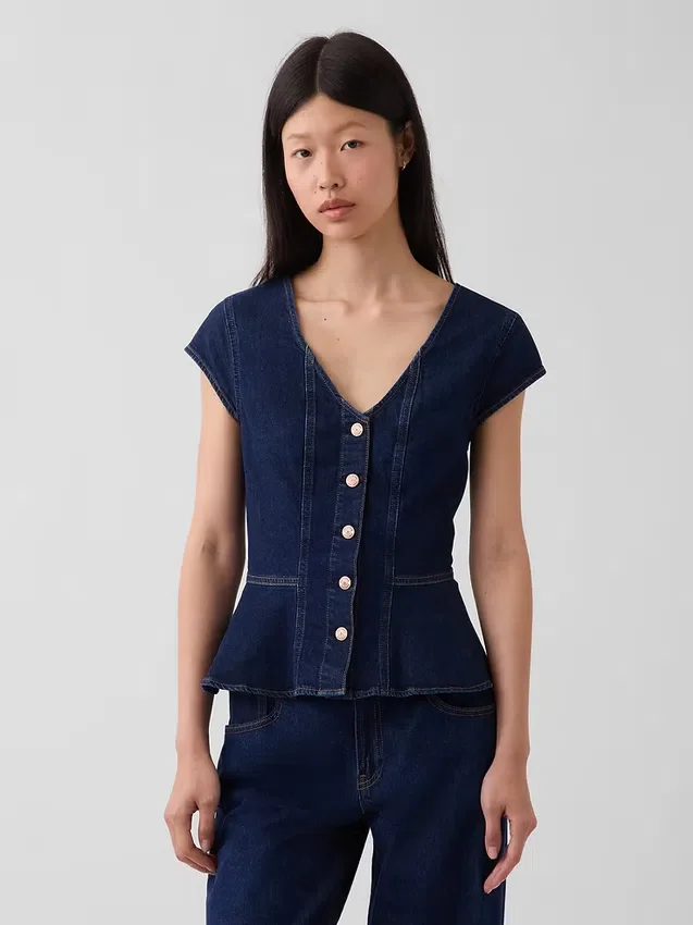 Blusa ajustada de mezclilla con mangas casquillo y peplum
