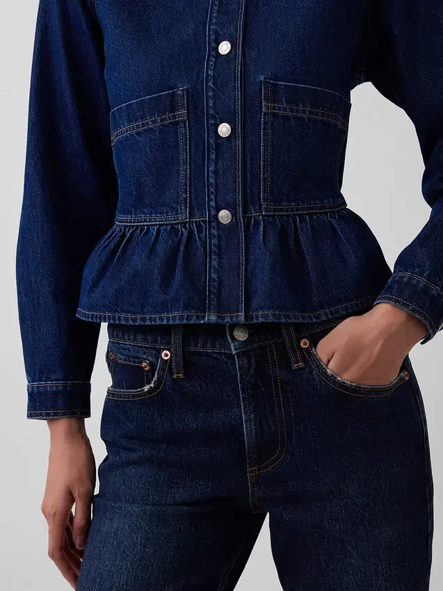 Blusa ajustada de mezclilla con peplum