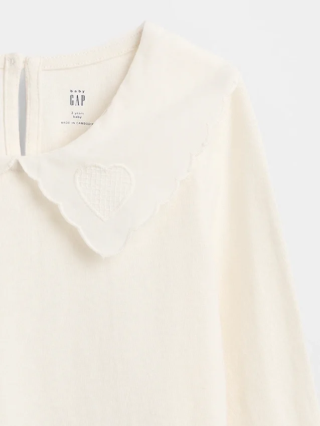 Blusa con cuello en forma de corazón para bebés y niños pequeños