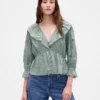 Blusa con cuello en V y volantes