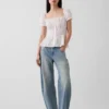 Blusa con peplum y ribete de encaje, cuello cuadrado