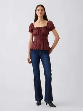 Blusa con peplum y ribete de encaje, cuello cuadrado