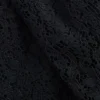 Blusa corta de encaje con cuello de barco