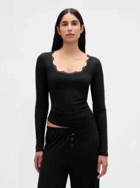 Blusa de pijama con ribete de encaje y patrón de mini acanalado