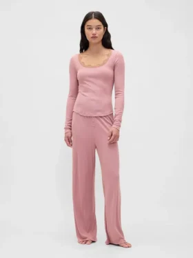 Blusa de pijama con ribete de encaje y patrón de mini acanalado