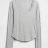 Blusa de pijama con ribete de encaje y patrón de mini acanalado