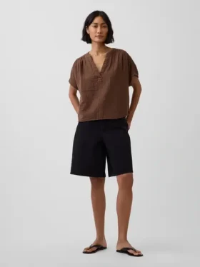 Blusa oversize de gasa de algodón con cuello abierto