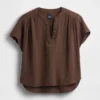 Blusa oversize de gasa de algodón con cuello abierto