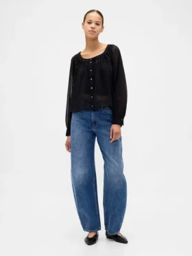 Blusa transparente con botones al frente
