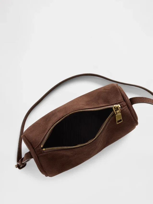 Bolso tipo barril de gamuza vegana
