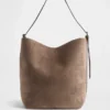 Bolso tipo cubo de gamuza vegana