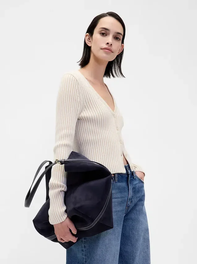 Bolso tipo cubo de gamuza vegana