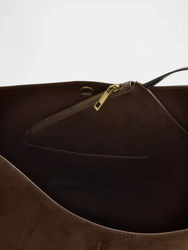Bolso tipo cubo de gamuza vegana