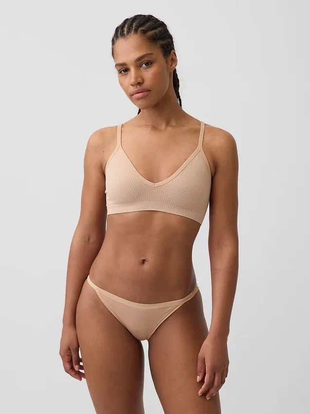 Bralette triangular sin costuras con tejido acanalado