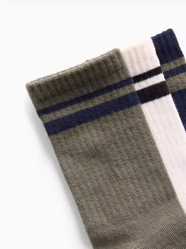 Calcetines cortos estilo universitario para niños (paquete de 3)