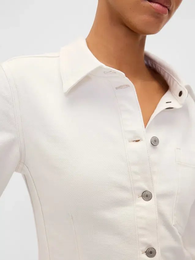 Camisa de mezclilla entallada