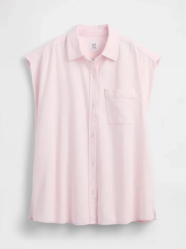 Camisa de mezclilla ultrasuave con hombros anchos GAP × Hfr, de la colección de Nicole Benefield