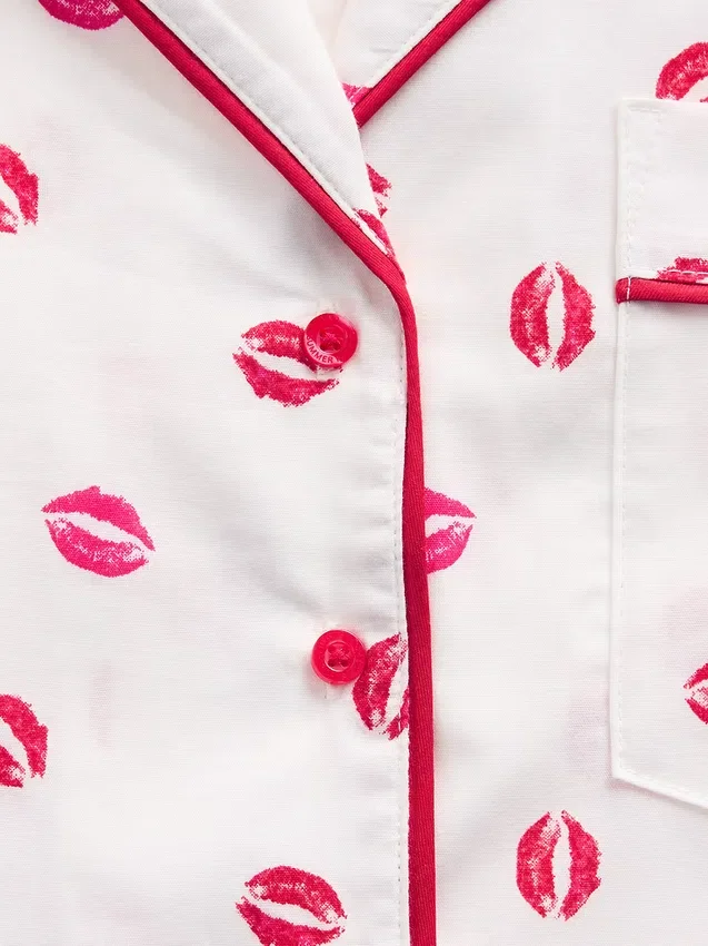 Camisa de pijama holgada de popelín «Kiss» de GAP × Summer Fridays