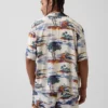 Camisa holgada con cuello camp