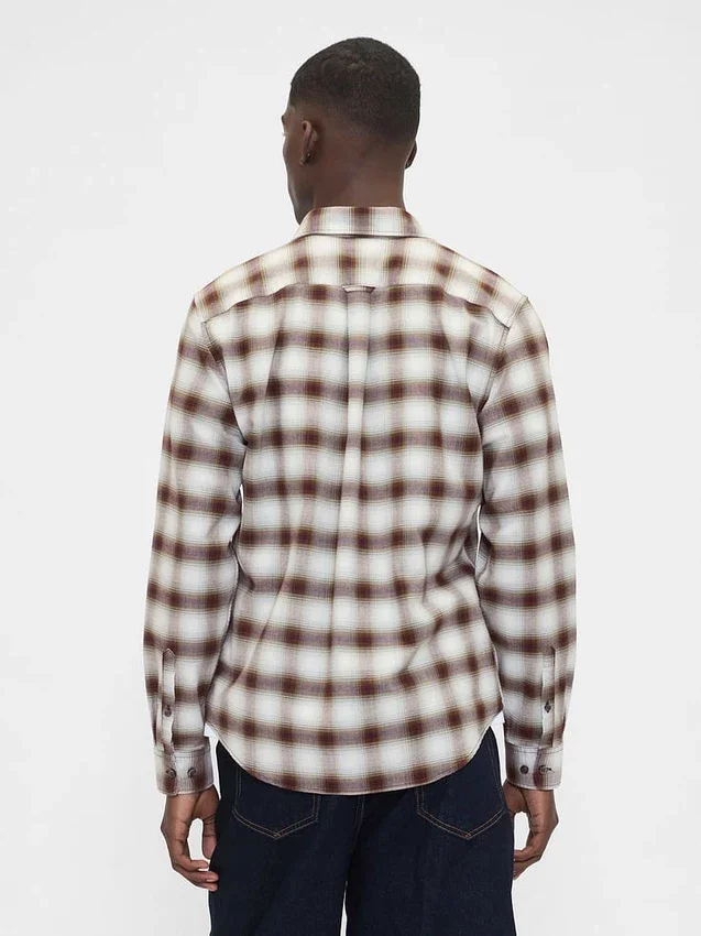 Camisa Oxford con botones
