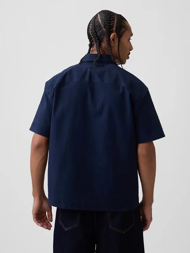 Camisa utilitaria de corte holgado y dobladillo recto