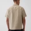 Camisa utilitaria de corte holgado y dobladillo recto