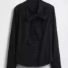 Camisas de mezclilla con lazo en el cuello