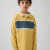 Camisas infantiles de tejido grueso y corte holgado