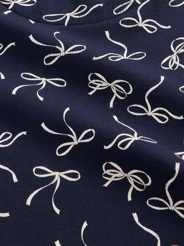 Camiseña de cuello alto acanalado para niños