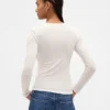 Camiseña Henley de canalé transparente