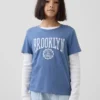 Camiseta con diseño gráfico para niños