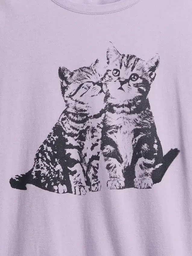 Camiseta con diseño gráfico para niños