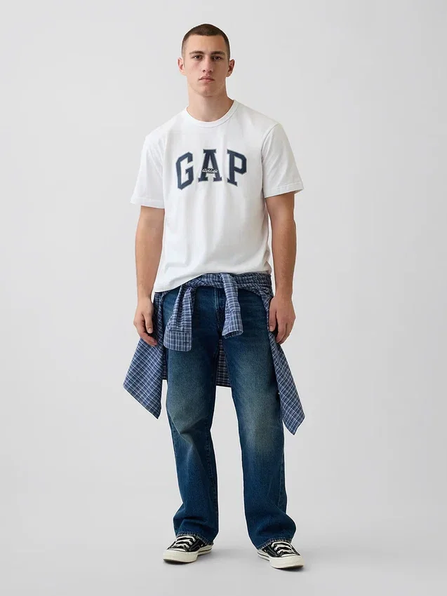 Camiseta con el Arch Logo de Gap