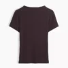 Camiseta corta moderna de cuello alto con costuras acanaladas
