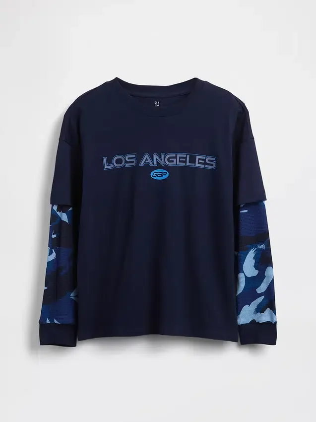Camiseta infantil 2 en 1 con logotipos gráficos