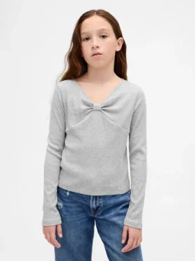 Camiseta infantil con cuello de lazo