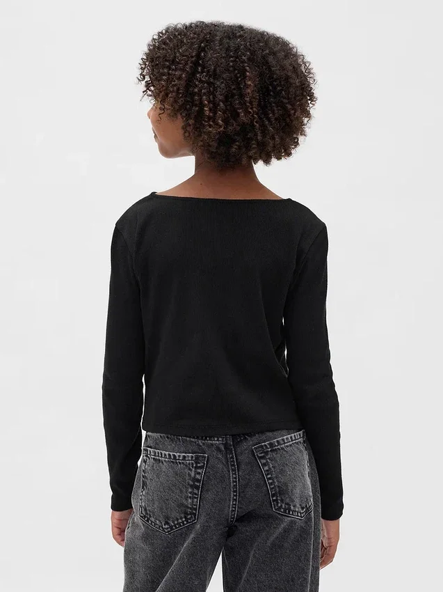 Camiseta infantil con cuello de lazo