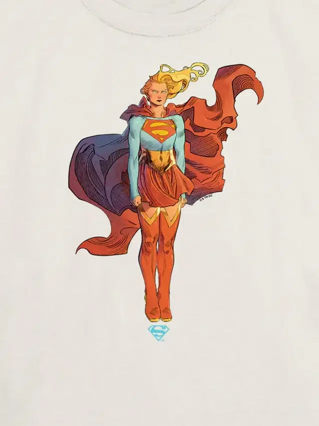 Camiseta infantil con gráfico de Supergirl «Fuel Your Flight»