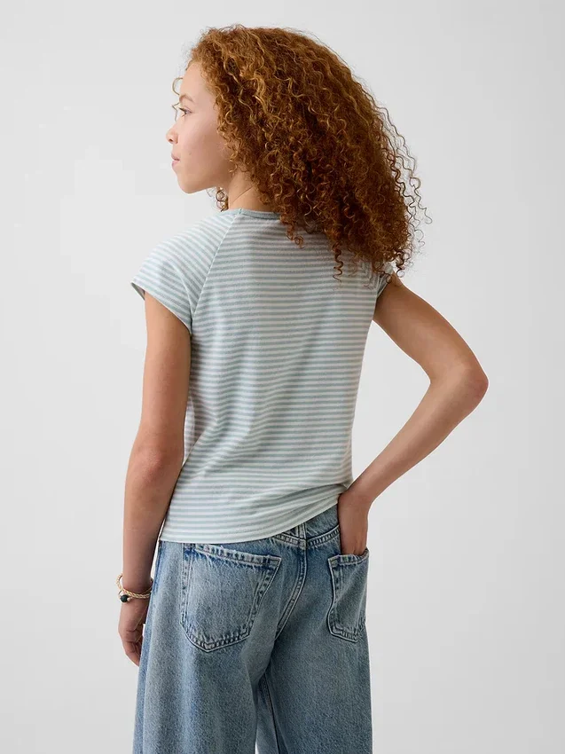 Camiseta infantil de cuello cuadrado