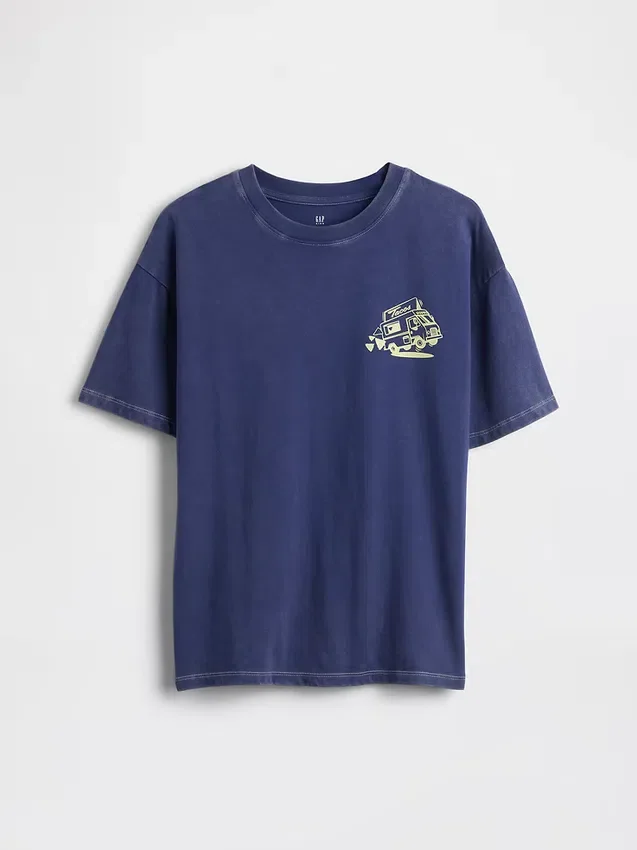 Camiseta infantil holgada con diseño gráfico
