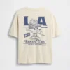 Camiseta infantil holgada con diseño gráfico