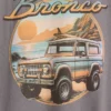 Camiseta infantil holgada con diseño gráfico